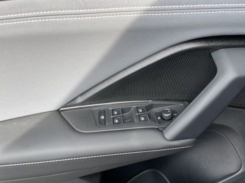 New 2026 Volkswagen Tiguan SE R-Line FWD image 7
