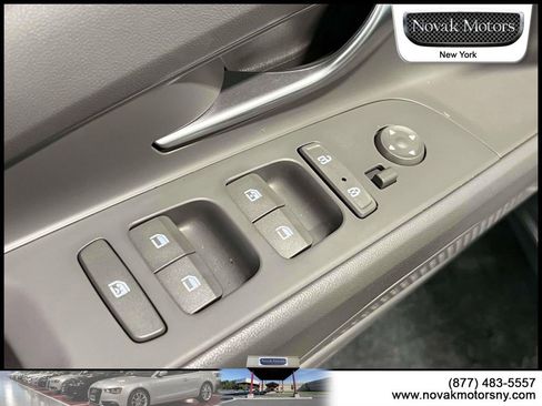 Used 2023 Hyundai Elantra SEL w/ Convenience Package image 18