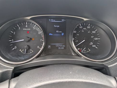 Used 2016 Nissan Rogue SL AWD/4WD image 16