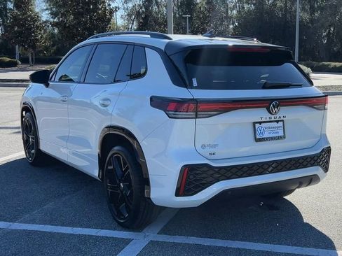 New 2026 Volkswagen Tiguan SE R-Line image 7