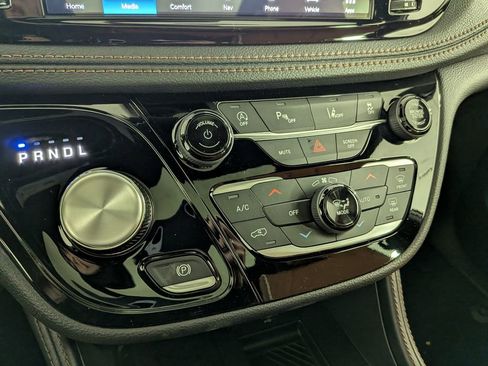 New 2026 Chrysler Pacifica Pinnacle w/ Trailer Tow Group image 25