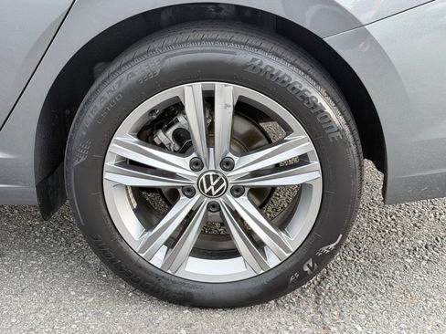 Used 2024 Volkswagen Jetta SE FWD image 32