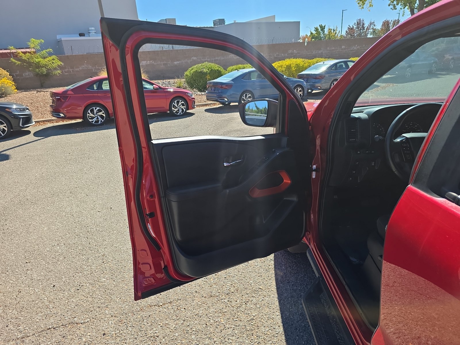 Used 2022 Nissan Frontier Pro-X RWD image 13