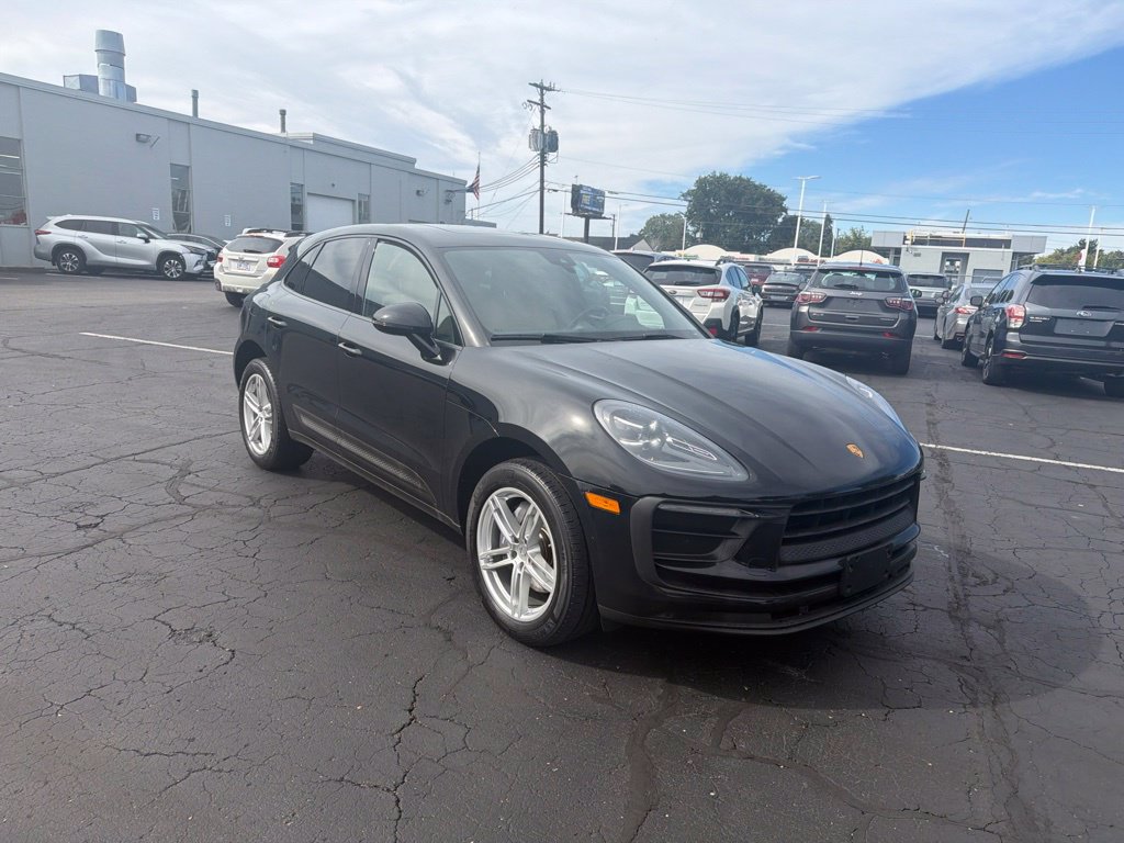 Used 2022 Porsche Macan AWD/4WD image 4