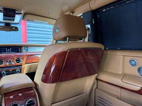 Used 2018 Rolls-Royce Phantom Extended Wheelbase RWD image 31