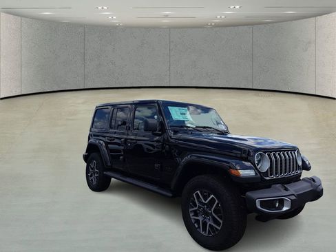 New 2025 Jeep Wrangler Unlimited Sahara AWD/4WD image 4