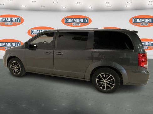 Used 2018 Dodge Grand Caravan SE image 4