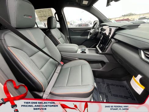 New 2026 GMC Acadia AT4 w/ Luxury Package image 21