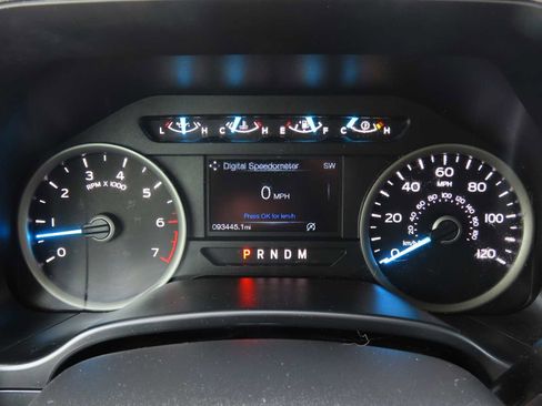 Certified 2019 Ford F150 XLT w/ Equipment Group 302A Luxury image 33