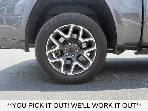 Used 2025 RAM 1500 Laramie AWD/4WD image 7