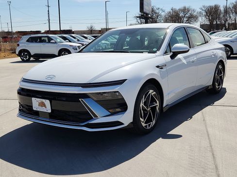 New 2026 Hyundai Sonata SEL image 1