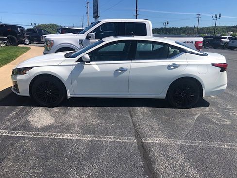 Used 2023 Nissan Altima 2.5 SL AWD/4WD image 5