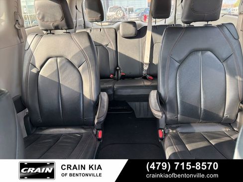 Used 2019 Chrysler Pacifica Touring-L Plus image 25