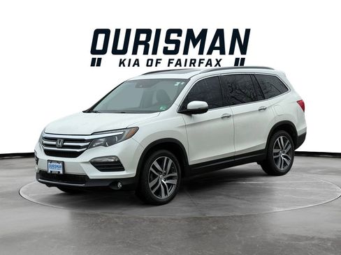 Used 2017 Honda Pilot Touring image 2