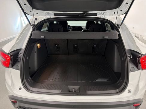 New 2026 Chevrolet Trax RS w/ Sunroof Package FWD image 8