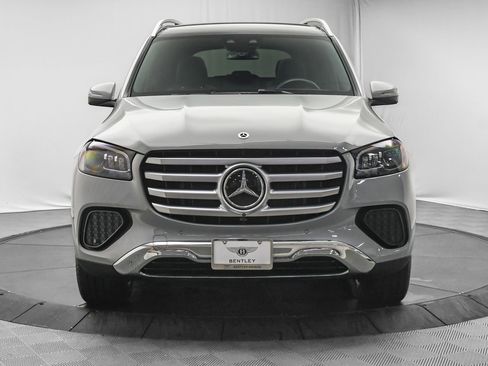 Used 2025 Mercedes-Benz GLS 450 4MATIC image 2