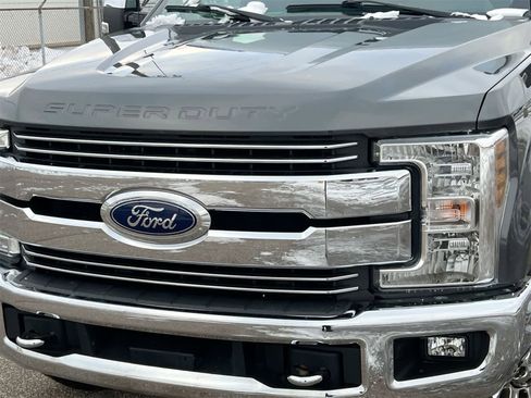 Used 2019 Ford F350 Lariat w/ Chrome Package image 11