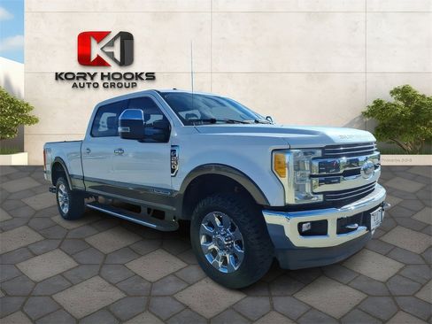 Used 2017 Ford F250 Lariat w/ Lariat Ultimate Package image 5