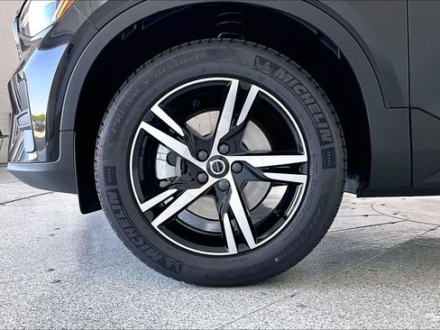 New 2026 Volvo XC40 B5 Core w/ Protection Package Premier AWD/4WD image 30