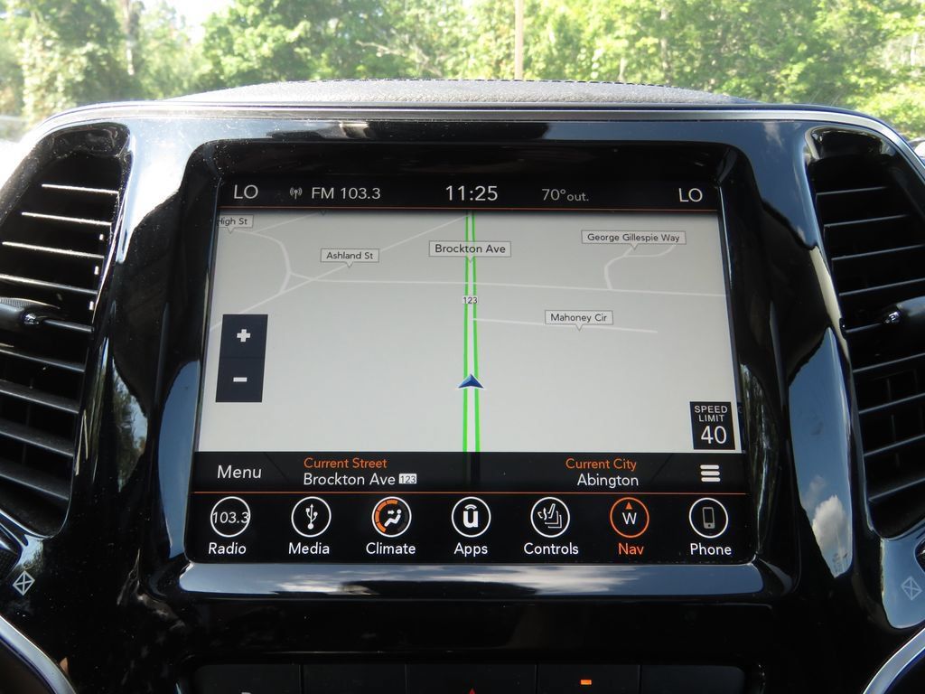 Used 2019 Jeep Cherokee Limited w/ Luxury Group AWD/4WD image 26