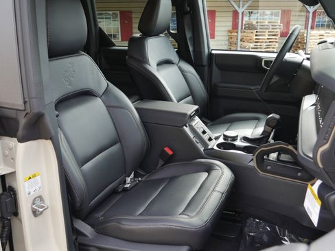 New 2026 Ford Bronco Badlands AWD/4WD image 29