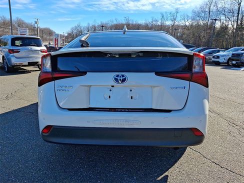 Used 2019 Toyota Prius LE image 6