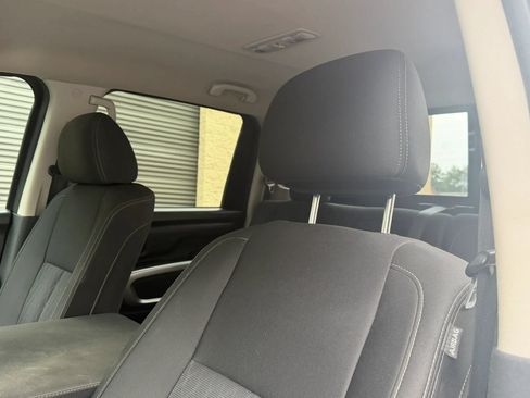 Used 2017 Nissan Titan SV RWD image 23