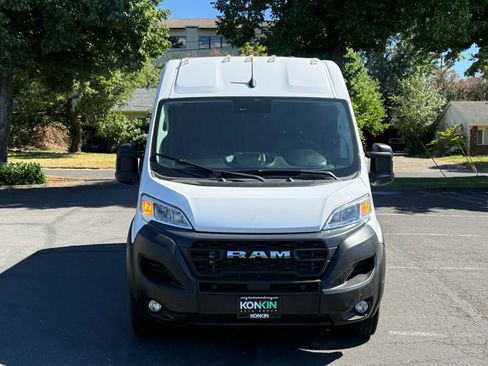 Used 2024 RAM ProMaster 2500 w/ Safety Group FWD image 8