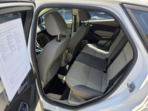 Used 2013 Ford Focus SE w/ SE Winter Pkg FWD image 12