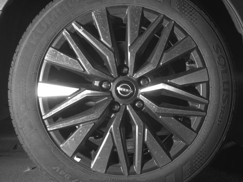 Used 2025 Nissan Altima 2.5 SV image 15