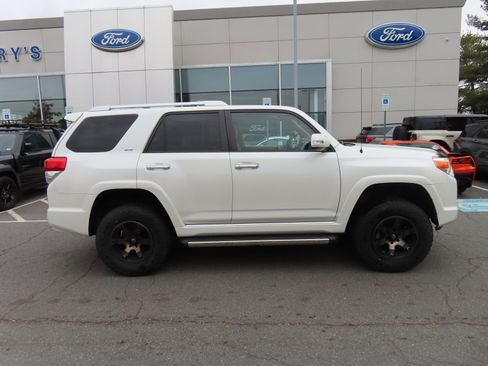 Used 2011 Toyota 4Runner 4WD image 4