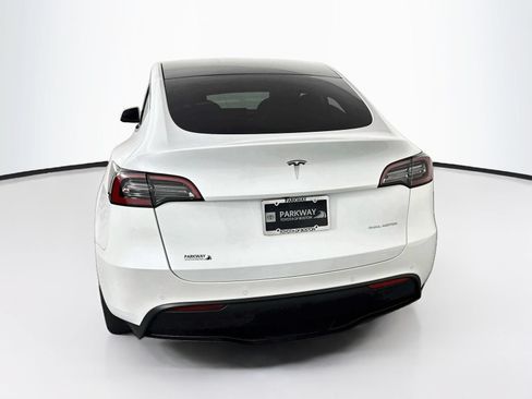 Used 2022 Tesla Model Y Long Range AWD/4WD image 6
