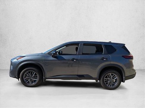 Used 2025 Nissan Rogue S image 9