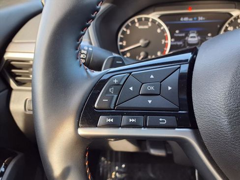 Used 2025 Nissan Altima 2.5 SR image 11