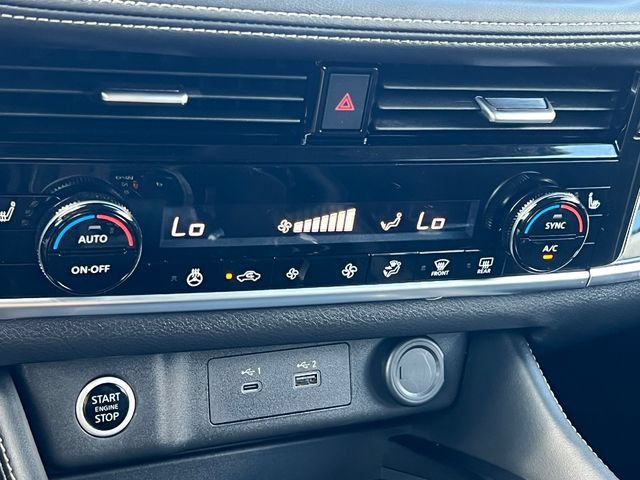 Used 2023 Nissan Rogue SL AWD/4WD image 24
