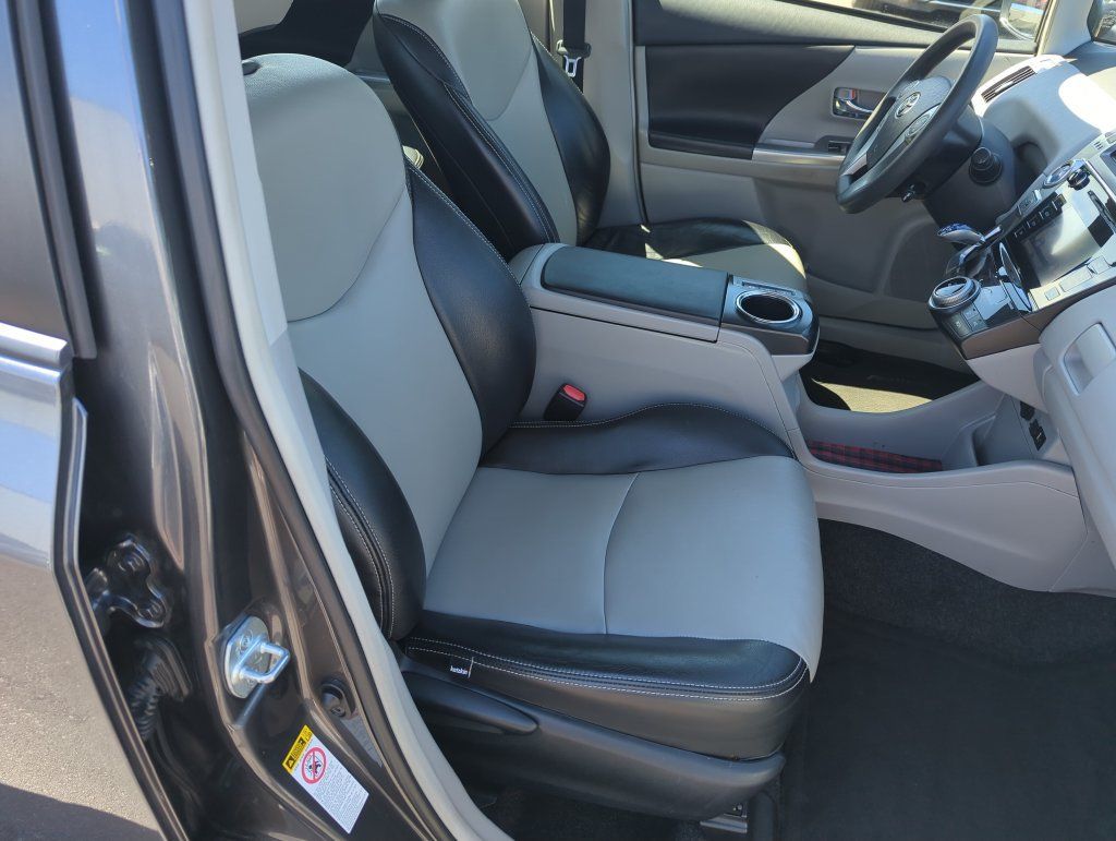 Used 2017 Toyota Prius V Two w/ Carpet Mat Package FWD image 35