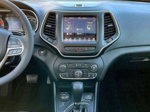 Certified 2022 Jeep Cherokee Latitude Lux w/ Sun & Sound Group image 11