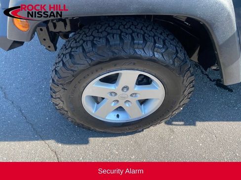 Used 2017 Jeep Wrangler Sport w/ Quick Order Package 24S AWD/4WD image 10