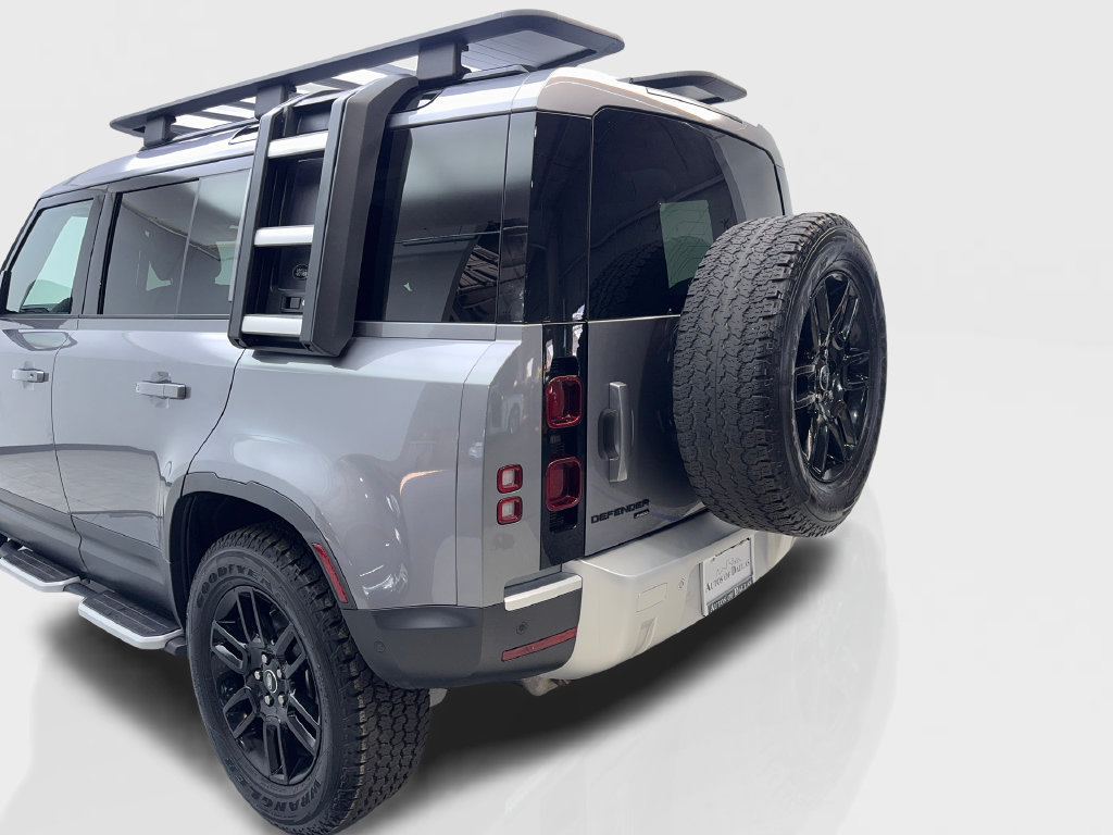 Used 2023 Land Rover Defender 110 SE AWD/4WD image 21