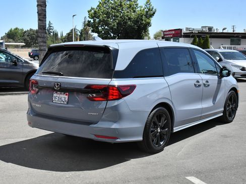 Used 2023 Honda Odyssey Sport image 8