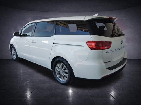 Used 2019 Kia Sedona LX FWD image 3