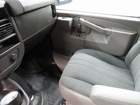 Used 2021 Chevrolet Express 2500 Work Van w/ Driver Convenience Package image 17