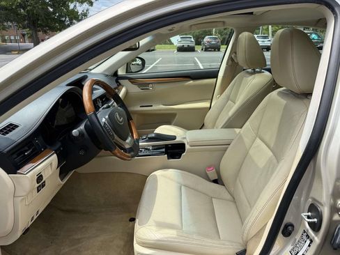 Used 2013 Lexus ES 300h w/ Luxury Pkg FWD image 13