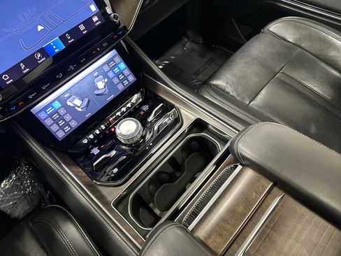 Used 2022 Jeep Grand Wagoneer Series II w/ Convenience Group III AWD/4WD image 26