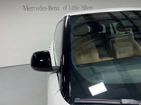 Used 2024 Land Rover Range Rover Long Wheelbase SE image 12