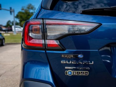 Used 2021 Subaru Outback Touring AWD/4WD image 16