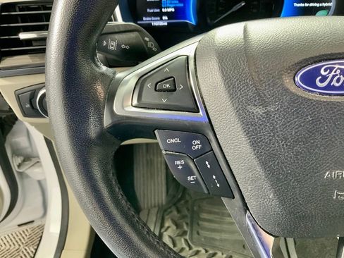 Used 2019 Ford Fusion SEL image 25