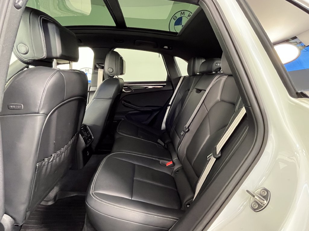 Used 2024 Porsche Macan AWD/4WD image 19