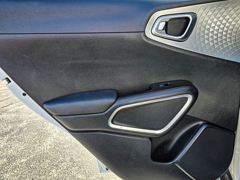 Used 2024 Kia Soul LX w/ Option Group 015 image 25