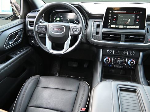 Used 2022 GMC Yukon SLT w/ SLT Premium Package AWD/4WD image 10